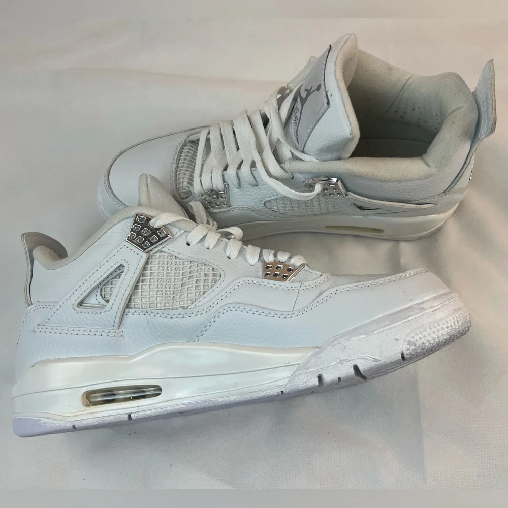 Nike Air Jordan 4 Retro White size 11 Basketball Sneakers